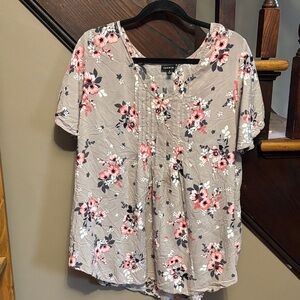 torrid Taupe Floral V-Neck Pintuck Short Sleeve Top